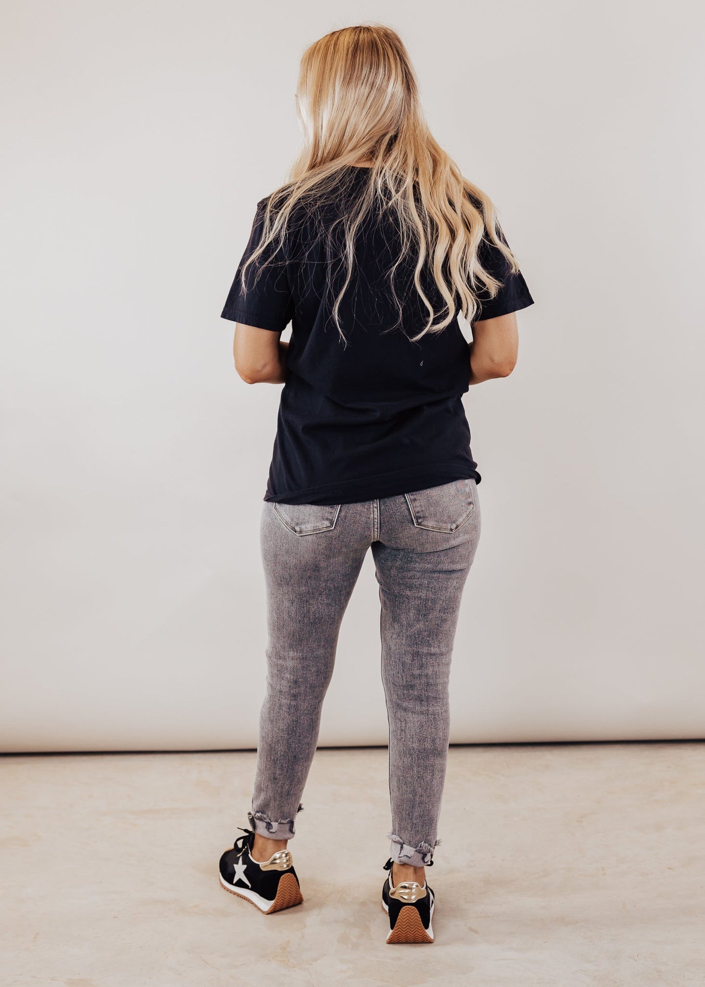 Curvy MAMA Tee *Black (S-3X) Chloe Vs Tank The Boutique