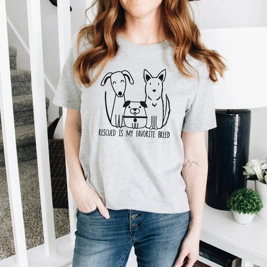 T-shirt Dog Mom - Rescued is my favorite breed Tshirt - dog rescue dog dad shirt - dog mom shirt - dog owner gift - dog lover gift Joyful Moose