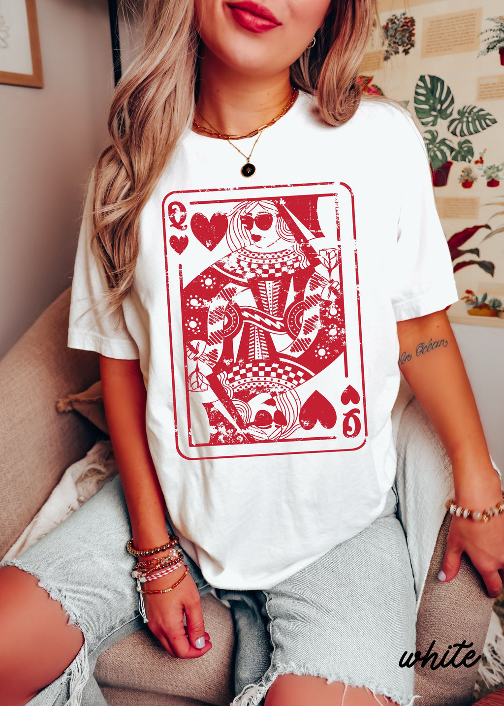 The Queen Tee *2 Colors (S-3X) Chloe Vs Tank The Boutique