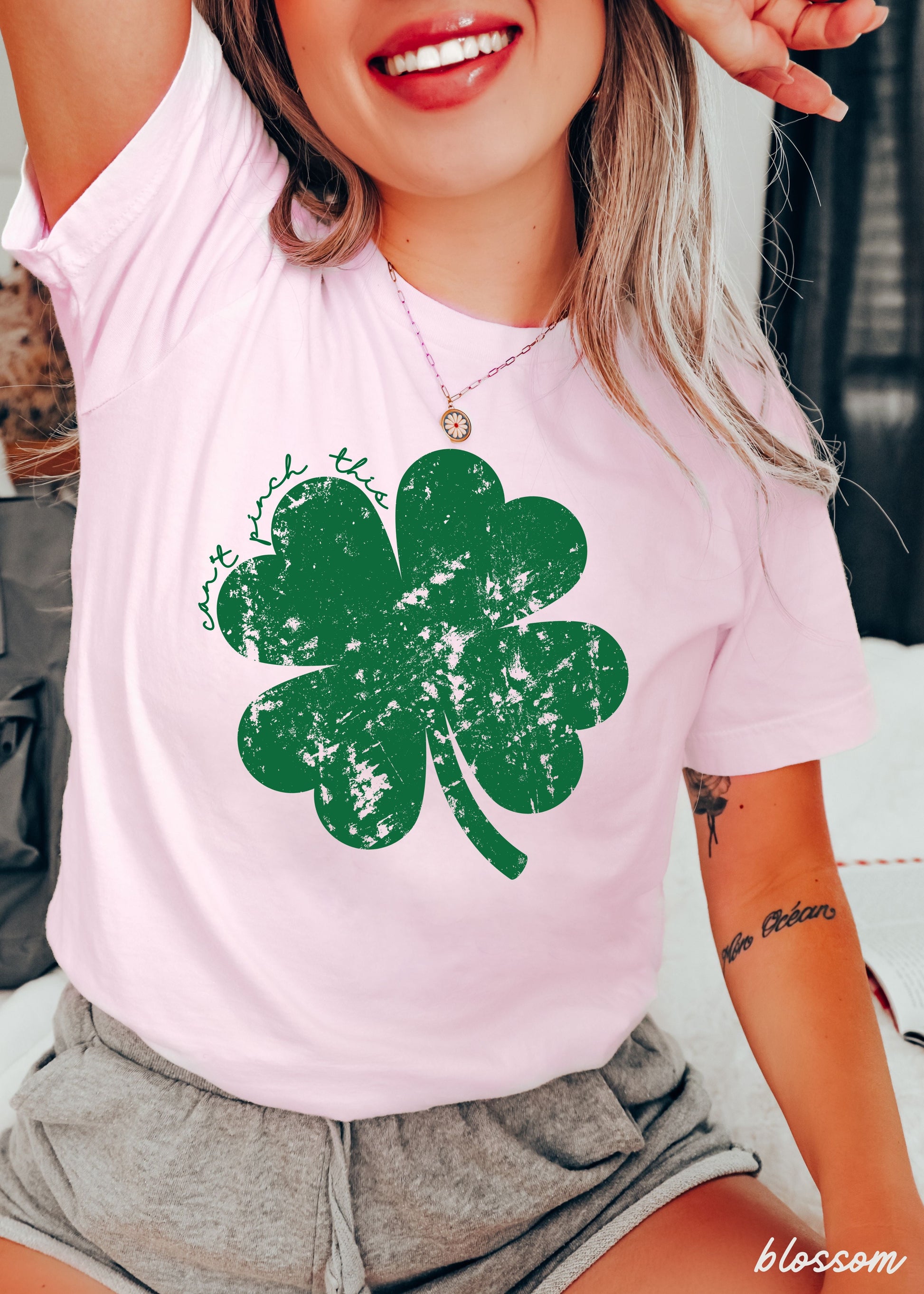 Distressed Shamrock Can't Pinch This Comfort Colors Tee *5 Colors (S-3X) Chloe Vs Tank The Boutique