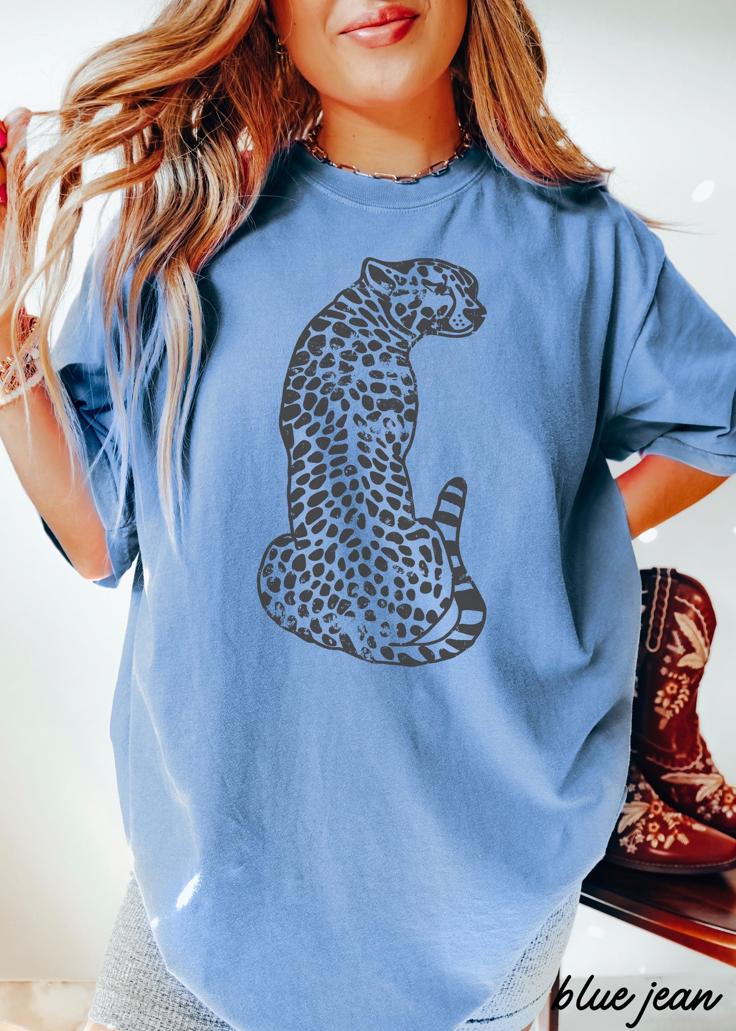 Sitting Cheetah Tee *13 Colors (S-3X) Chloe Vs Tank The Boutique
