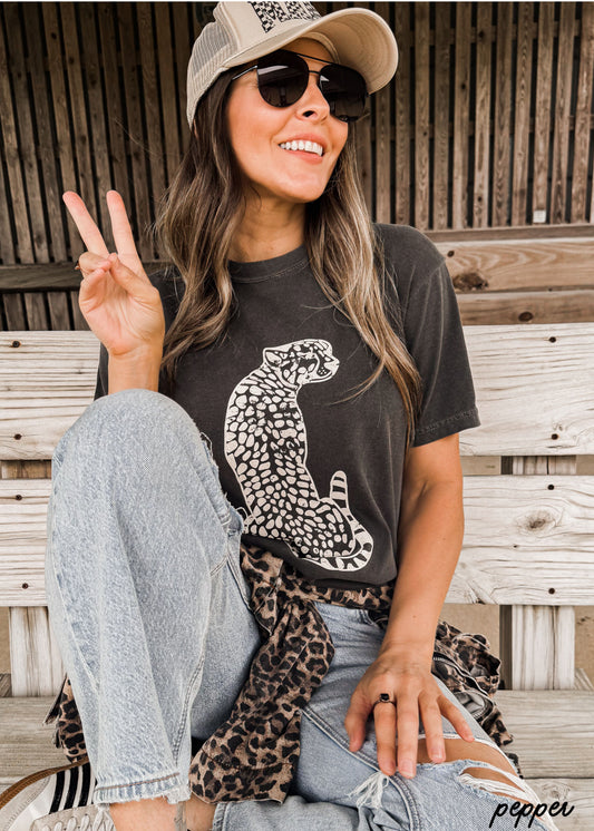 Sitting Cheetah Tee *13 Colors (S-3X) Chloe Vs Tank The Boutique