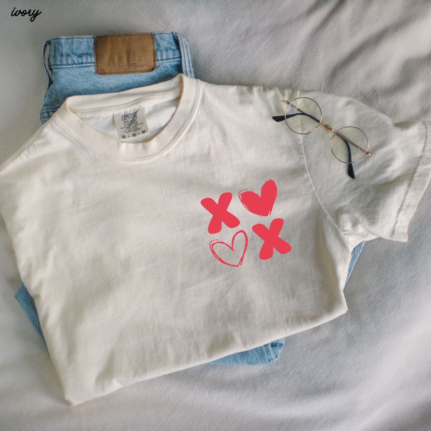 Pocket XOXO Tee *10 Colors (S-3X) Chloe Vs Tank The Boutique