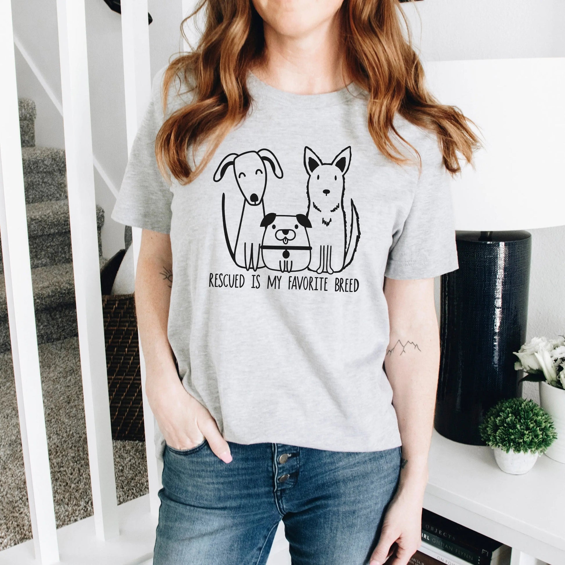 T-shirt Dog Mom - Rescued is my favorite breed Tshirt - dog rescue dog dad shirt - dog mom shirt - dog owner gift - dog lover gift Joyful Moose