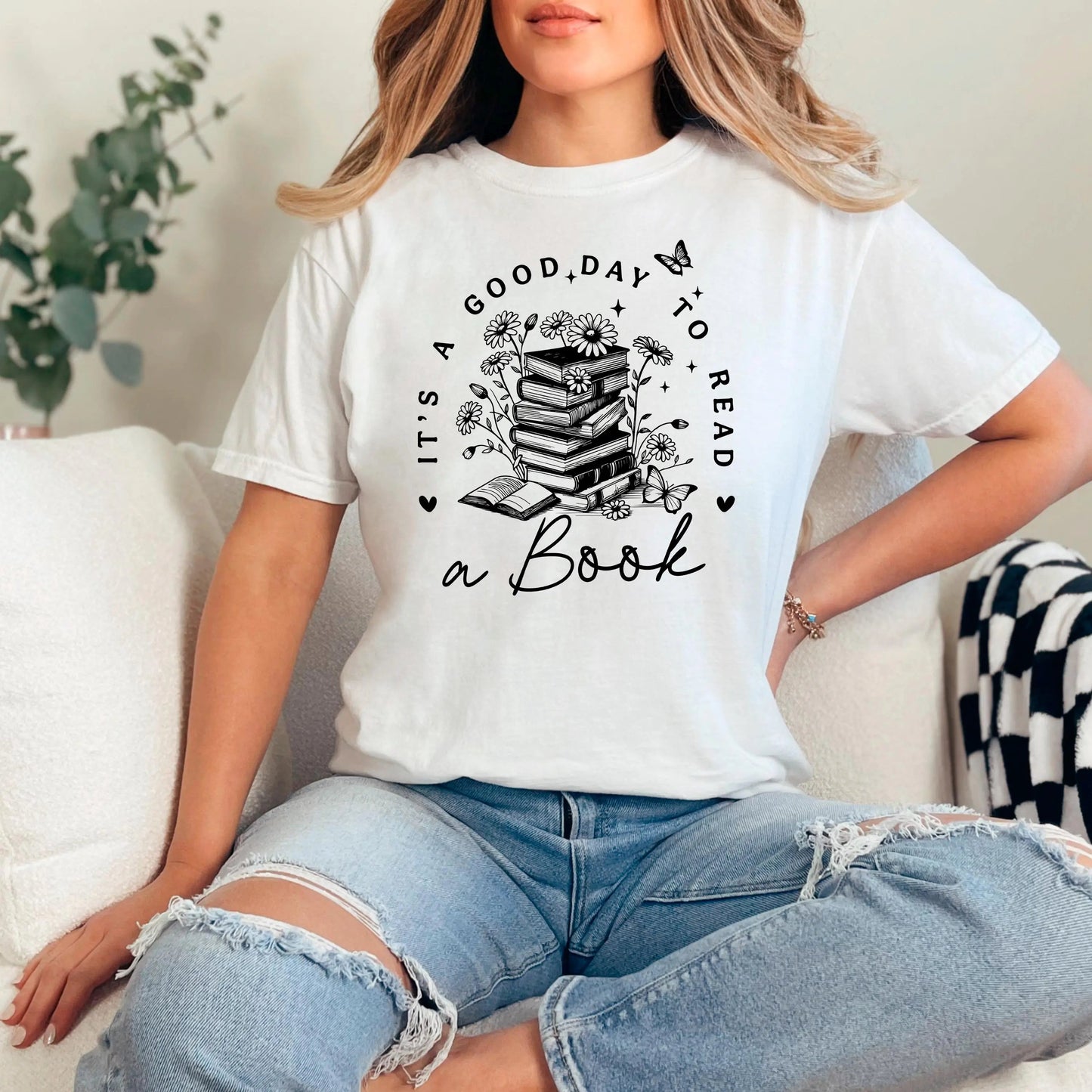 It’s A Good Day To Read A Book Shirt – Aesthetic Book Lover Tee – Cute Vintage Reader T Shirt For Women – Cozy Reading Graphic Tee Joyful Moose