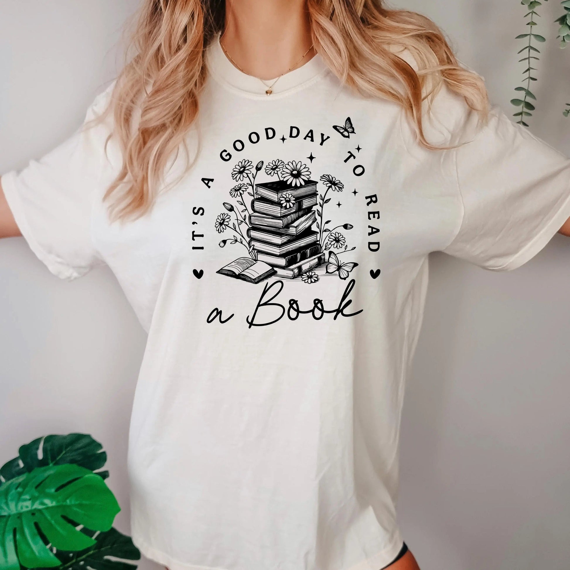 It’s A Good Day To Read A Book Shirt – Aesthetic Book Lover Tee – Cute Vintage Reader T Shirt For Women – Cozy Reading Graphic Tee Joyful Moose